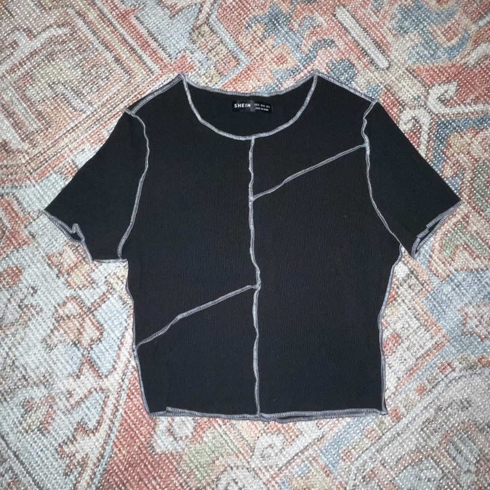 SHEIN fun ribbed stitch crop top